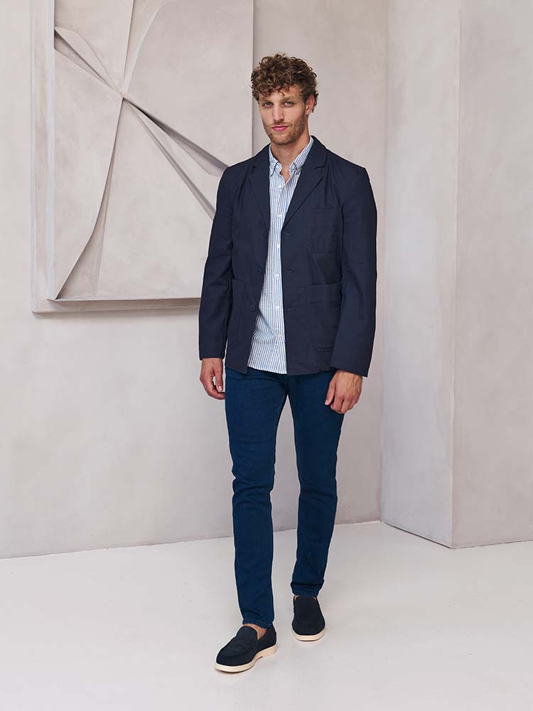 Business casual man in dark blue jeans from Bukser